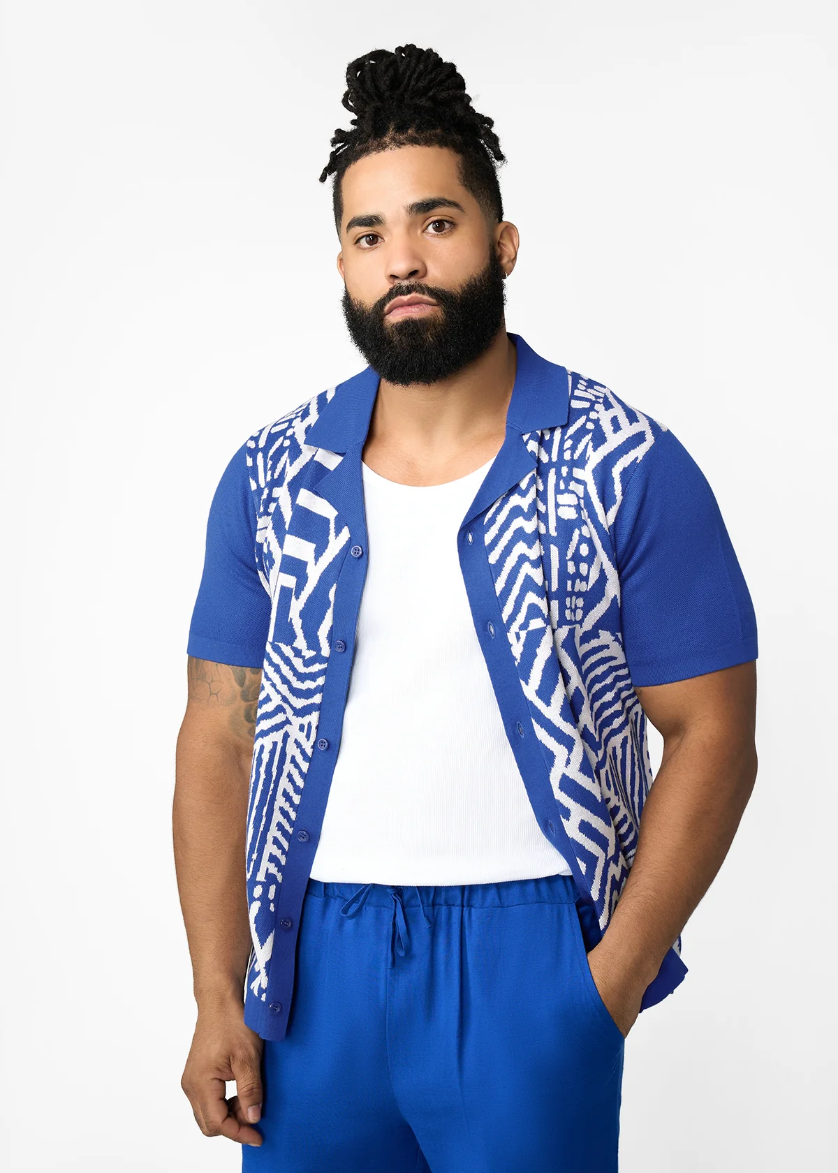 Degan Men's African Print Knit Shirt (White Cobalt Tribal) - Image 2