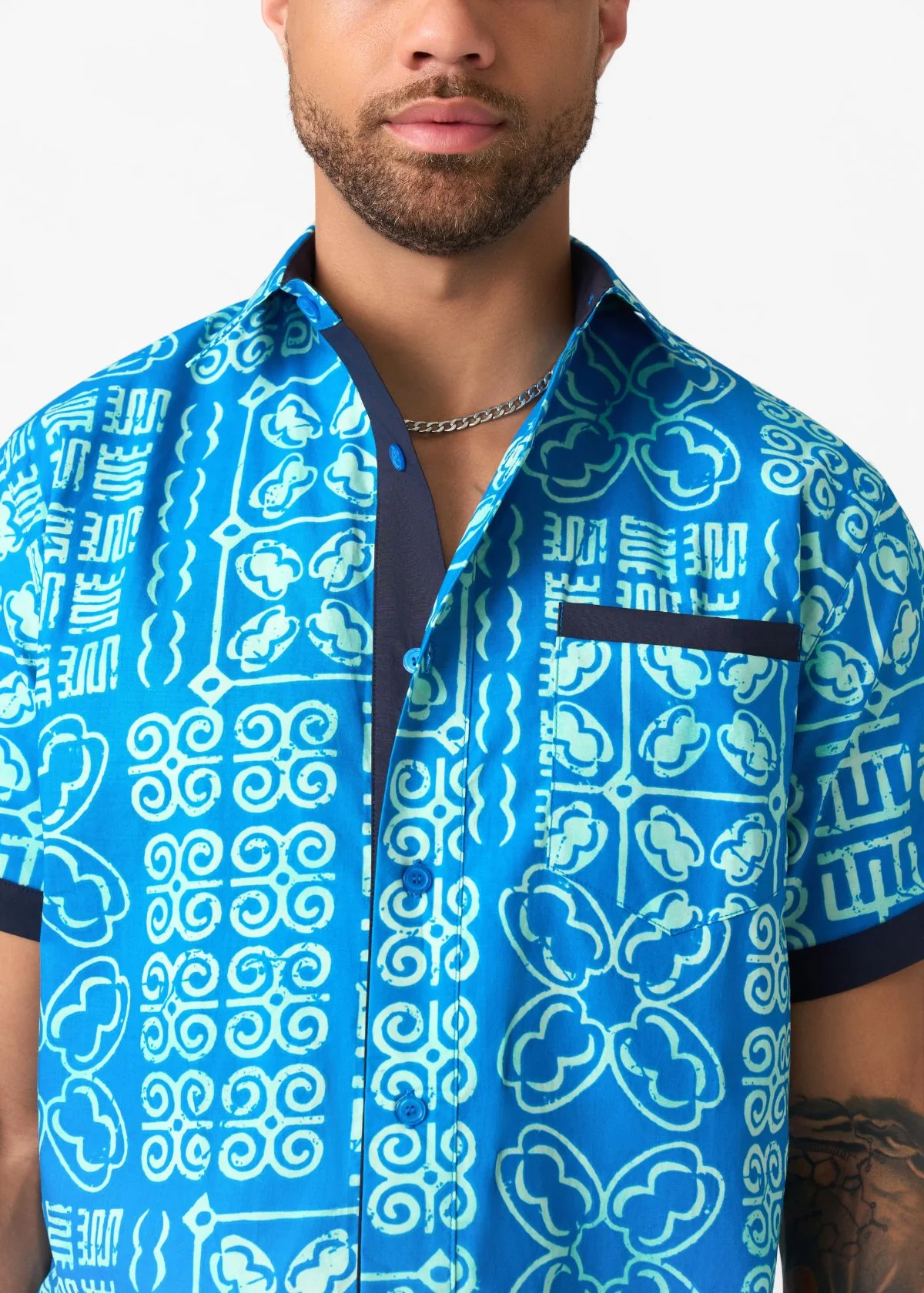 Deion Men's African Print Button-Up Shirt (Cool Blue Adire) - Image 4