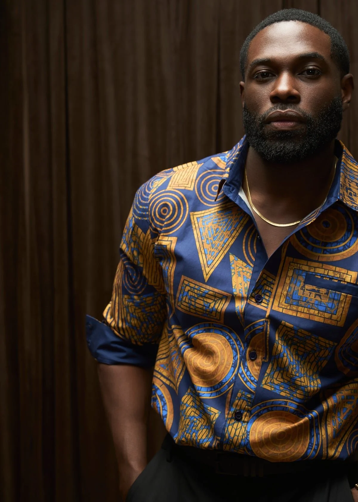 Mazi Men's African Print Button-up Shirt (Royal Blue Geometric)