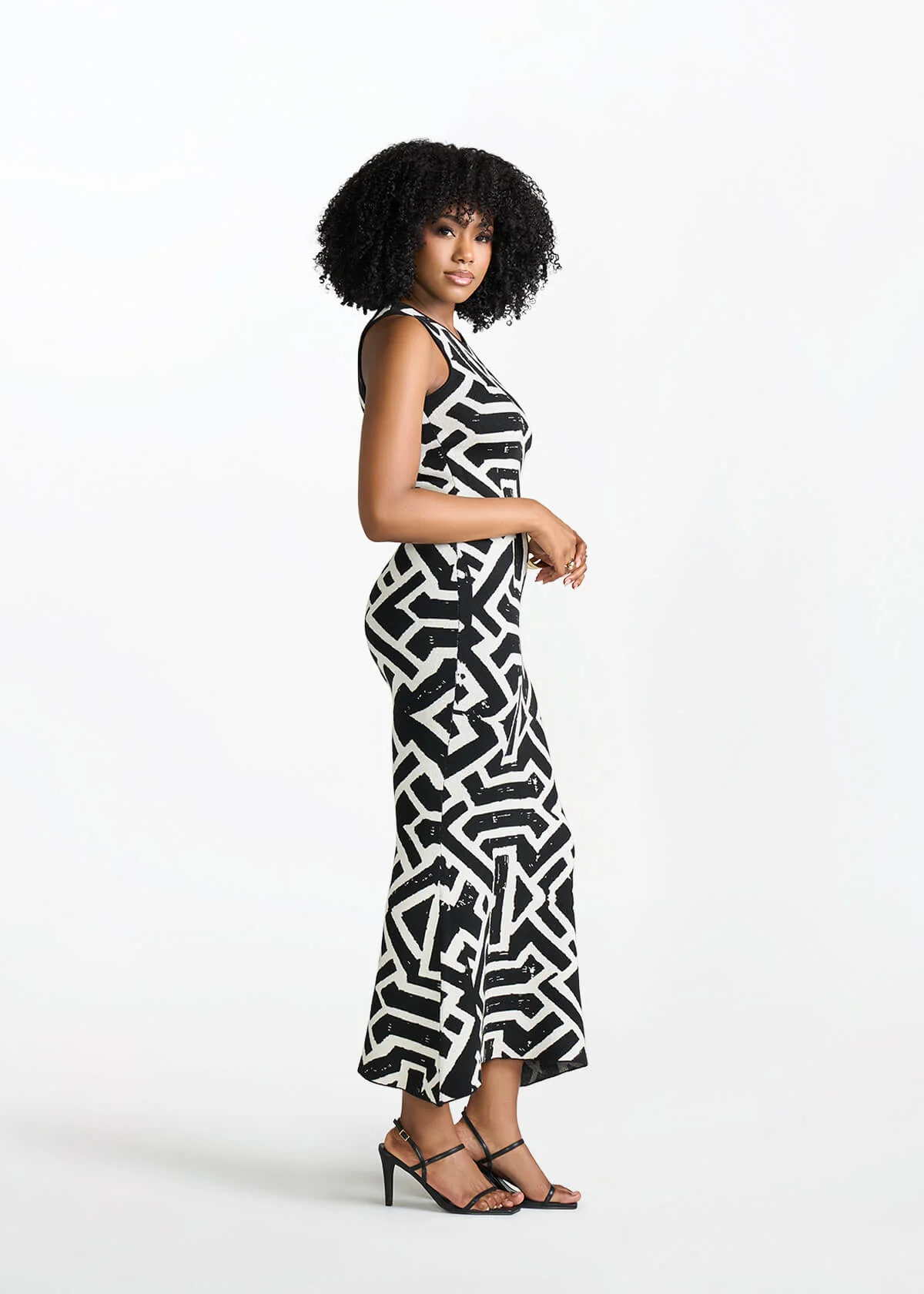 Zolani Women's African Print Knit Dress (Onyx Cream Tribal) - Image 4