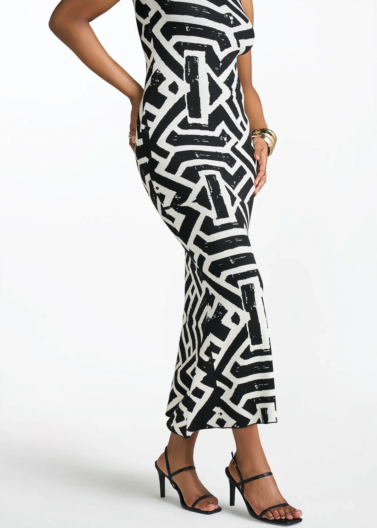 Zolani Women's African Print Knit Dress (Onyx Cream Tribal) - Image 6